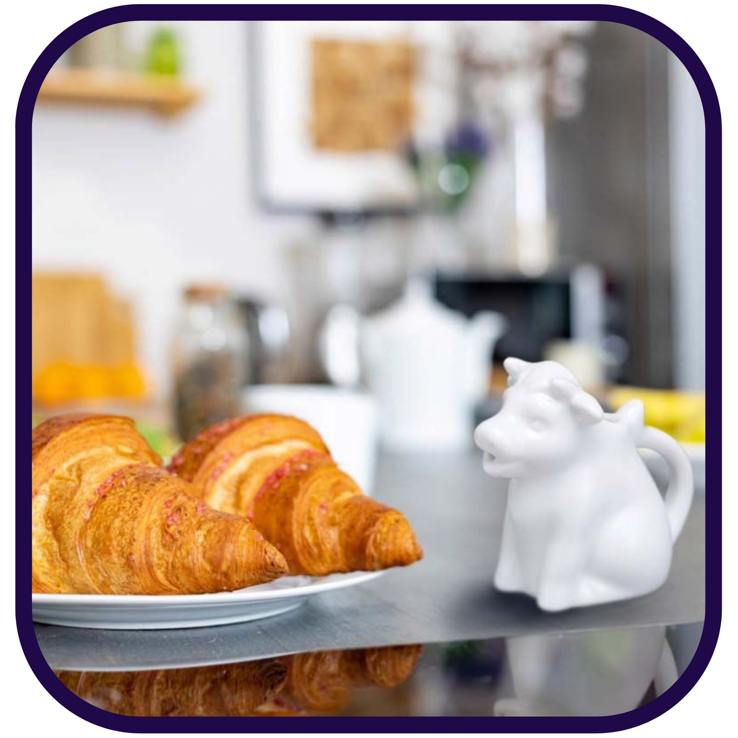 Porcelain Creamer: 2oz Mini Cow